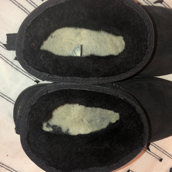 EUC SHORT BLACK UGGS - Picture 5 of 6